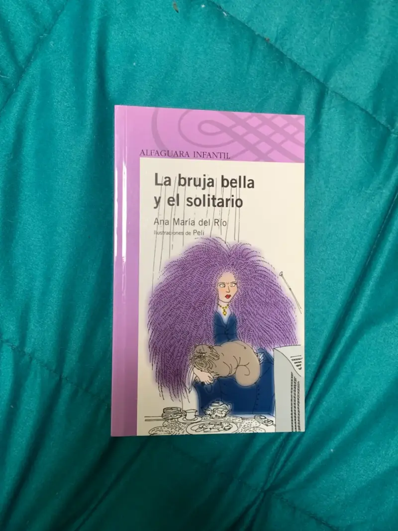 Libro 'La bruja bella y el solitario' de Ana María del Río