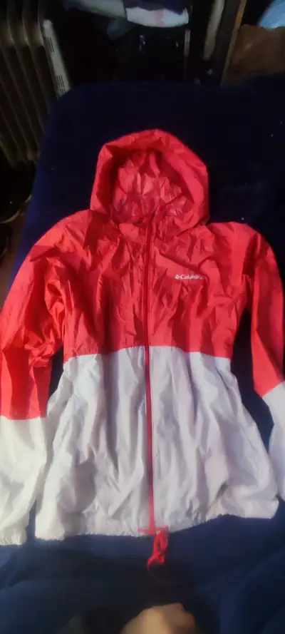 Chaqueta cortaviento Columbia color 🍉 y blanca - miniatura 1