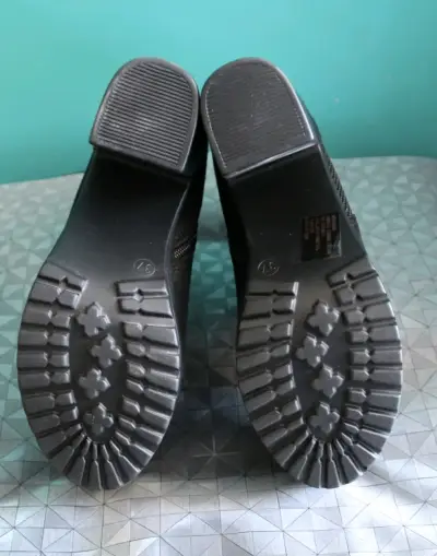 Botines negros de tacón alto con cierre - miniatura 1