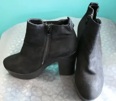 Botines negros de tacón alto con cierre - miniatura 2