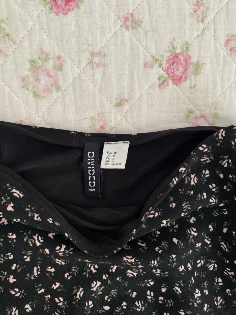 falda negra floreada h&m - 2