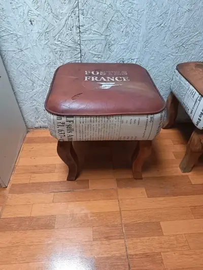 Sitiales uretes vintage de cuero y madera - miniatura 3