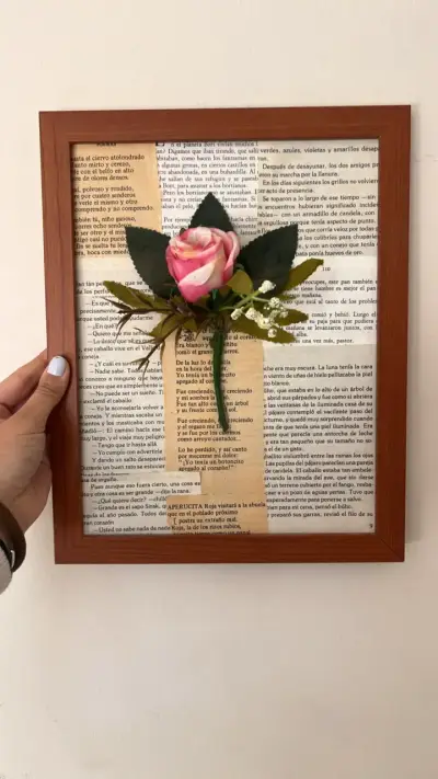 Cuadro decorativo con flor artificial y texto - miniatura 1