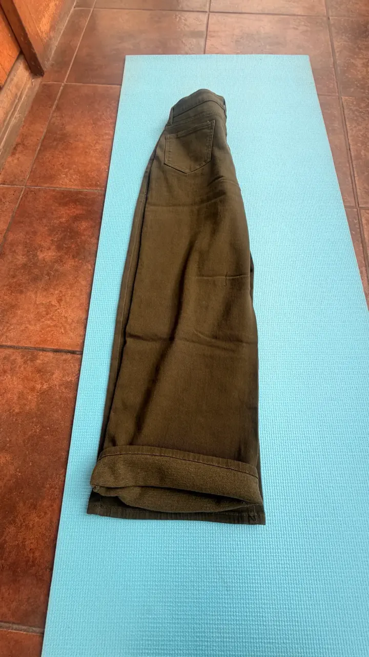 Pantalones anchos color verde oliva con micropolar - 2