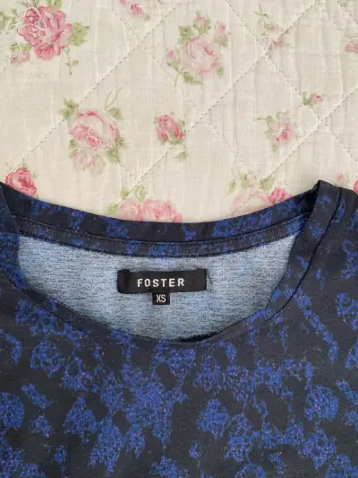polera manga larga azul estampada - miniatura 2
