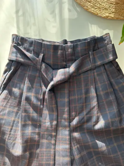 Pantalones MANGO a cuadros con cinturón ajustable - miniatura 1
