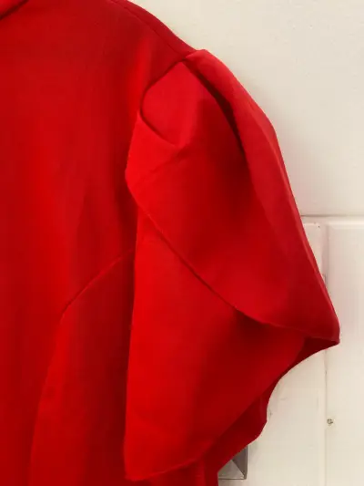 Vestido rojo elegante de manga corta - miniatura 3