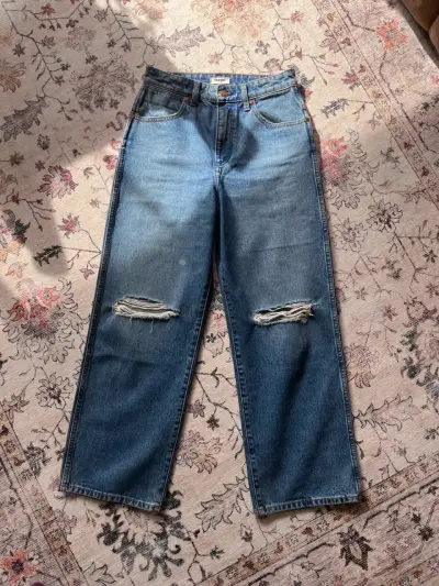 Jeans Wrangler desgastados azul clásico - miniatura 1