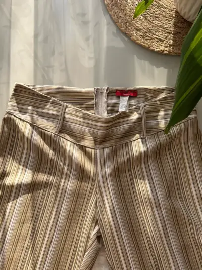 Pantalones a rayas beige de mujer - miniatura 1