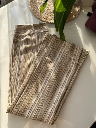 Pantalones a rayas beige de mujer - miniatura 2