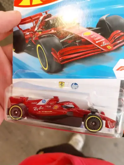 Auto de juguete Hot Wheels Ferrari F1 - miniatura 3