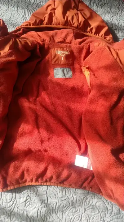 Chaqueta acolchada naranja con capucha - miniatura 3