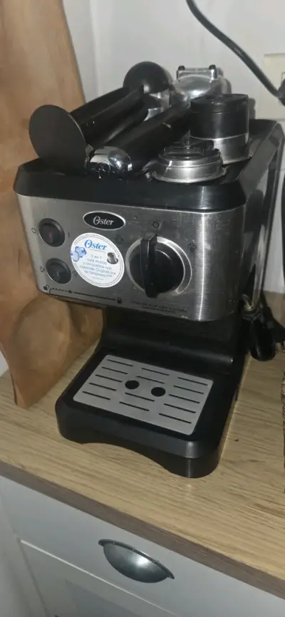 Cafetera Oster 2 en 1 para espresso - miniatura 1