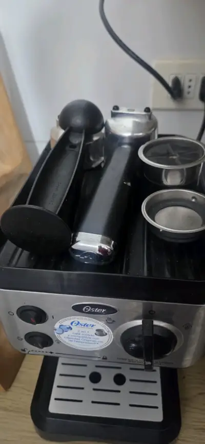 Cafetera Oster 2 en 1 para espresso - miniatura 2