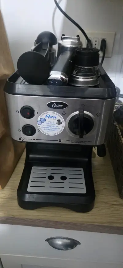 Cafetera Oster 2 en 1 para espresso - miniatura 3