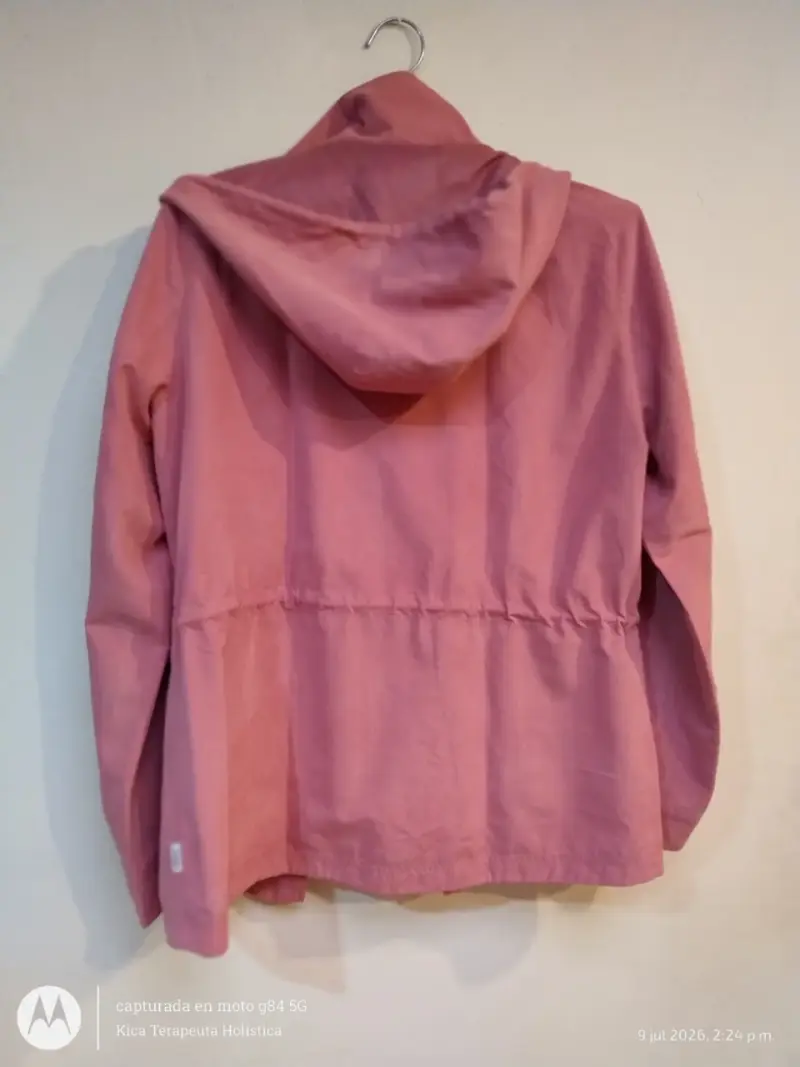 Chaqueta  rosada marca Only con capucha - 2