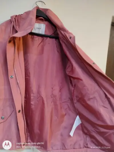 Chaqueta  rosada marca Only con capucha - miniatura 3