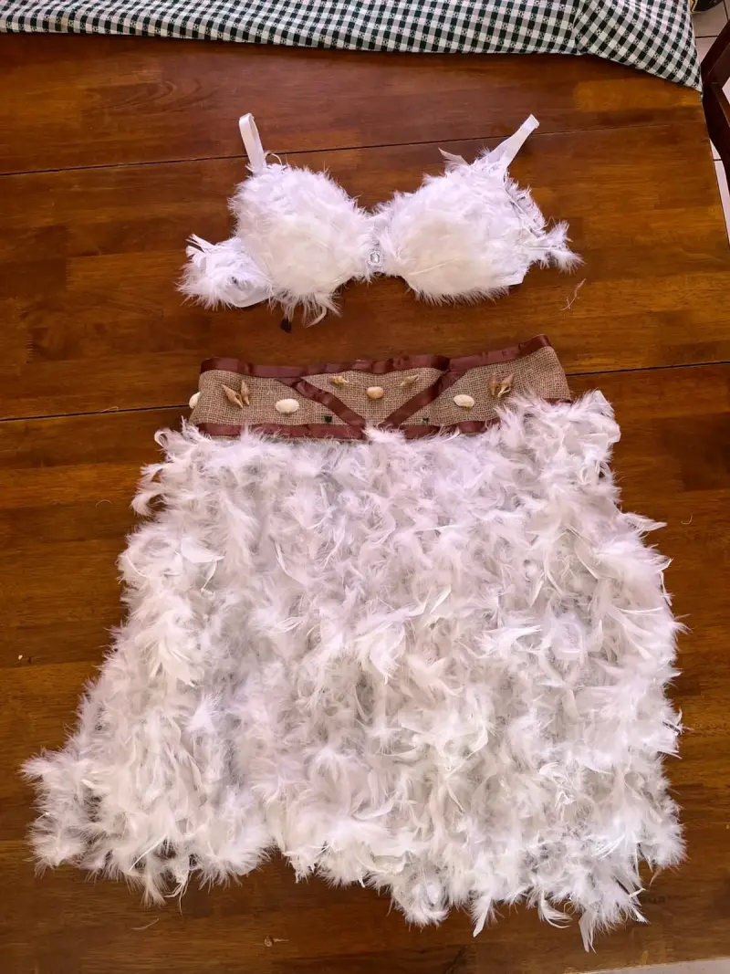 Disfraz de plumas blancas con top y falda - 2