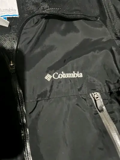 Chaqueta impermeable Columbia negra para mujer - miniatura 3