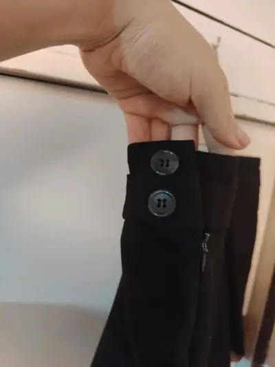 Falda short corta negra - miniatura 4