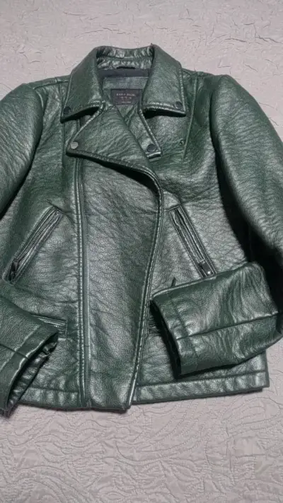 Chaqueta de cuero verde Zara para mujer - miniatura 1