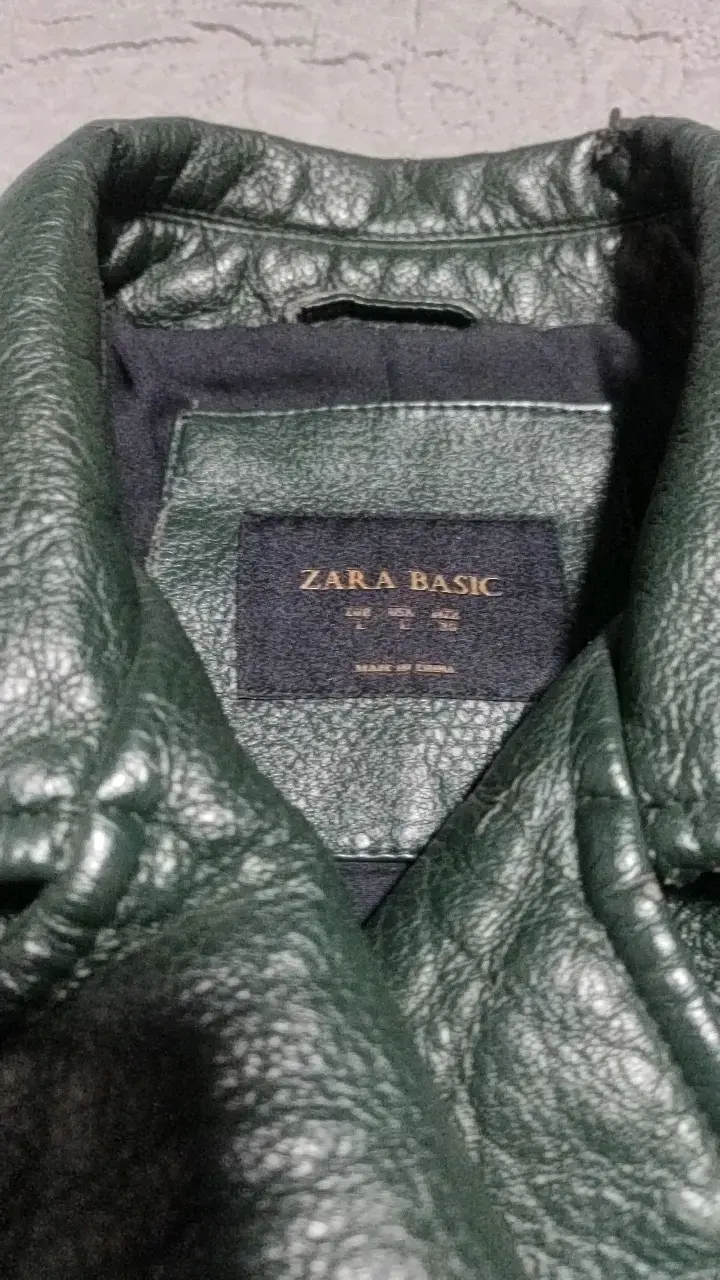 Chaqueta de cuero verde Zara para mujer - 2