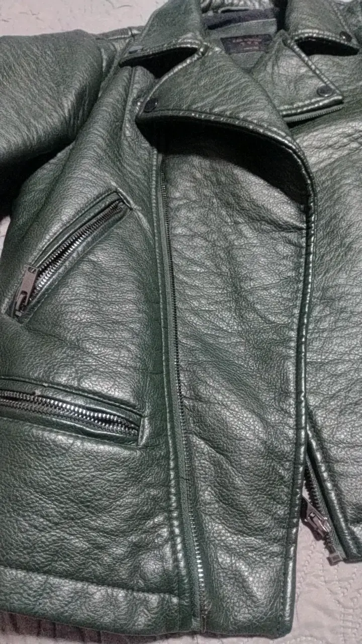Chaqueta de cuero verde Zara para mujer - 3
