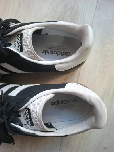 Zapatillas Adidas Gazelle negras y blancas - miniatura 3