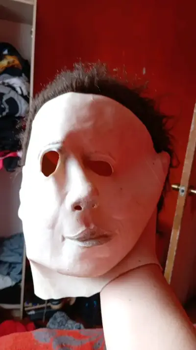Máscara de terror Halloween con cabello - miniatura 1