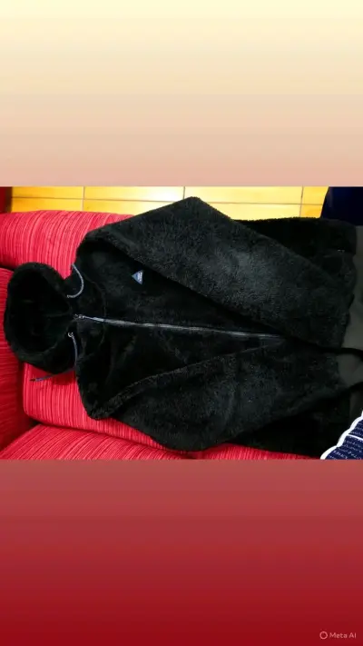 Chaqueta de polar negra con capucha /las 2 - miniatura 1