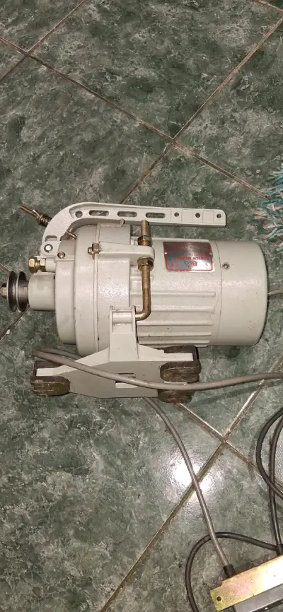 Motor eléctrico máquina de coser - miniatura 1
