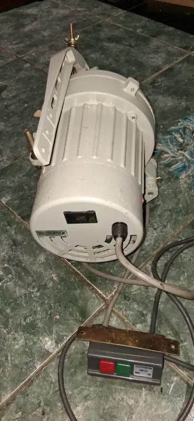 Motor eléctrico máquina de coser - miniatura 3