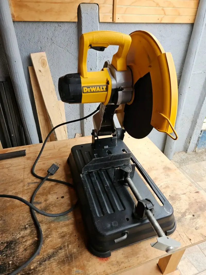 Sierra de corte DeWalt para metal - 1