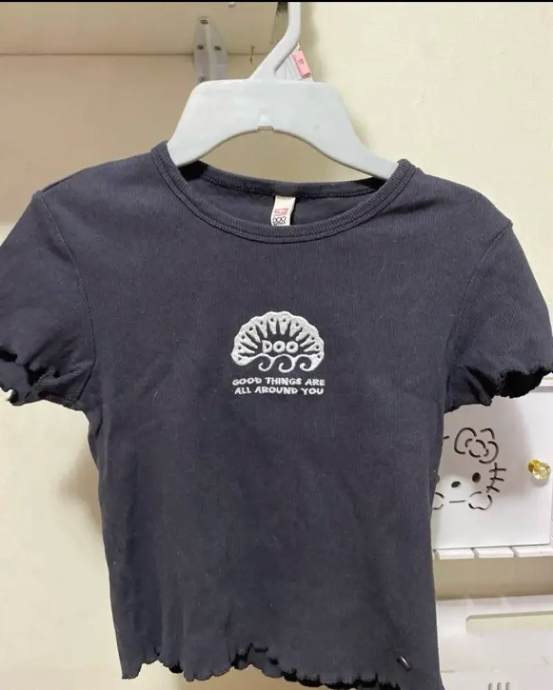 Polera Doo negra con diseño bordado niña - 1