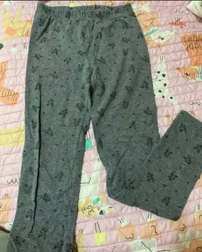 Calza talla 10 niña gris con estampado floral - miniatura 1