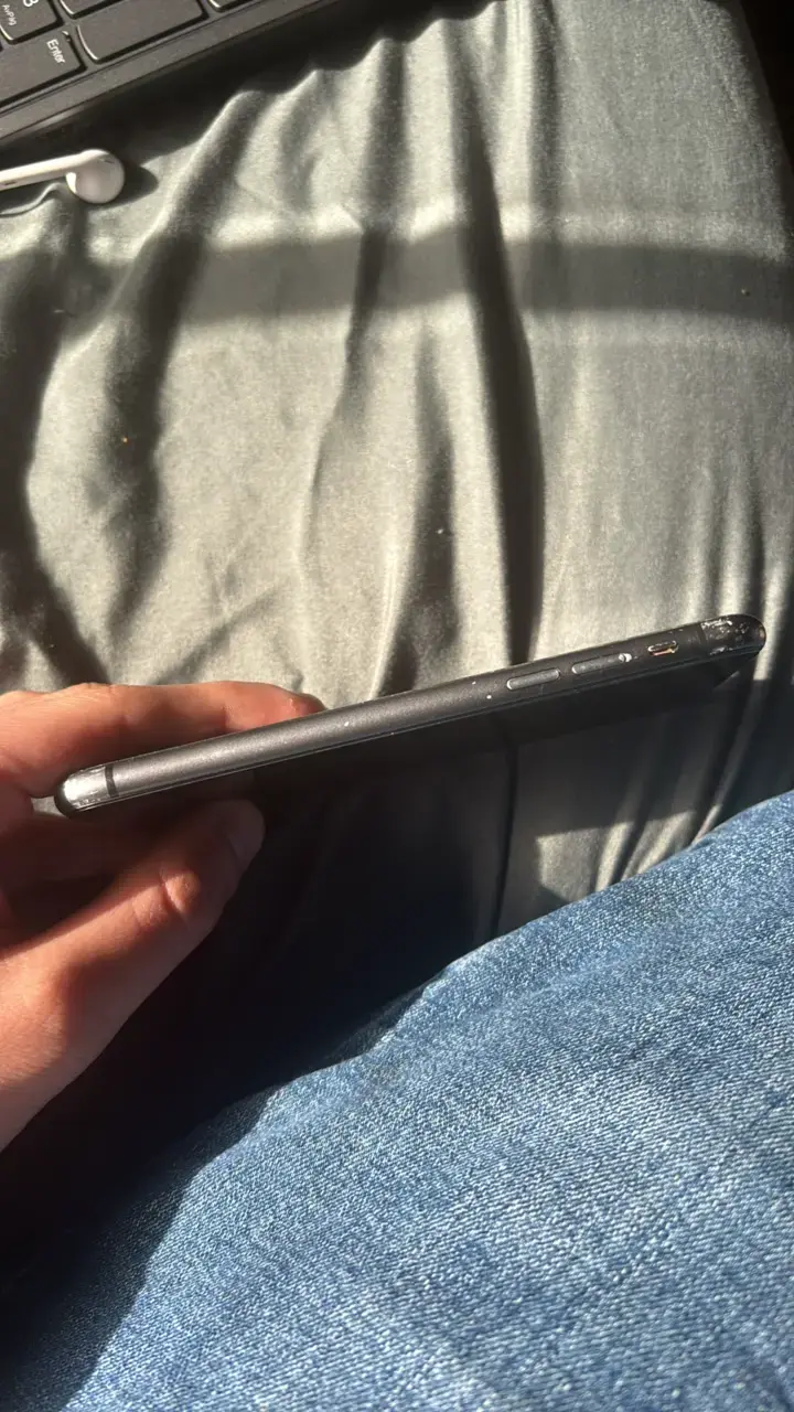 iPhone 11 con detalles - 3