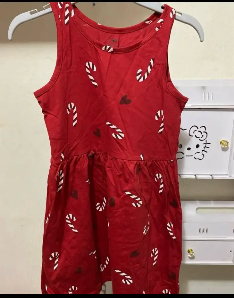 Vestido rojo navideño para niña H&M - 1