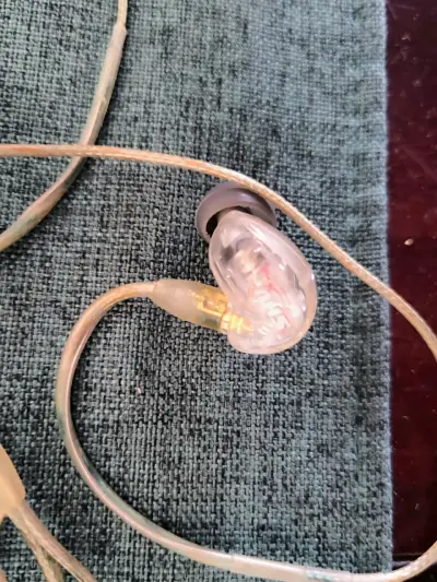 Auriculares Shure 215 con estuche y accesorios - miniatura 2