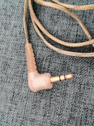 Auriculares Shure 215 con estuche y accesorios - miniatura 3