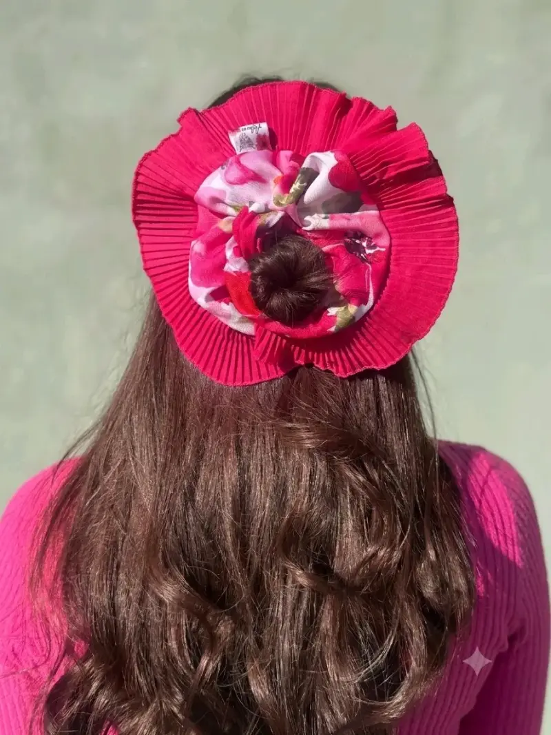 Coletero floral plisado rosa vibrante - 3