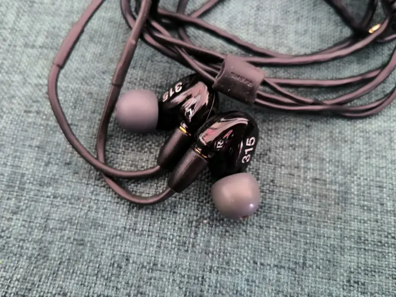 Auriculares Shure 315 con estuche y accesorios - 2