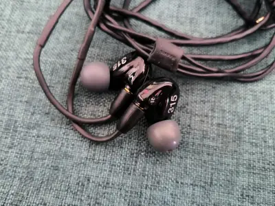 Auriculares Shure 315 con estuche y accesorios - miniatura 2