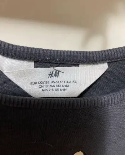 Polera infantil gris con diseño de perrito - miniatura 2
