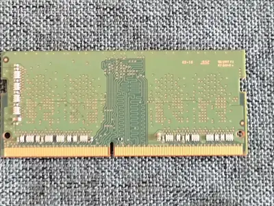 Memoria RAM Samsung 4GB DDR4 PC4-2400 - miniatura 3