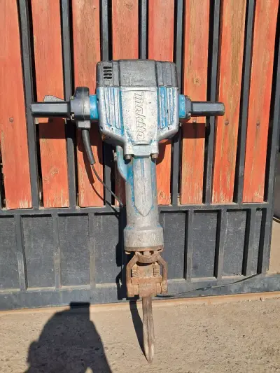 Martillo demoledor Makita usado - miniatura 2