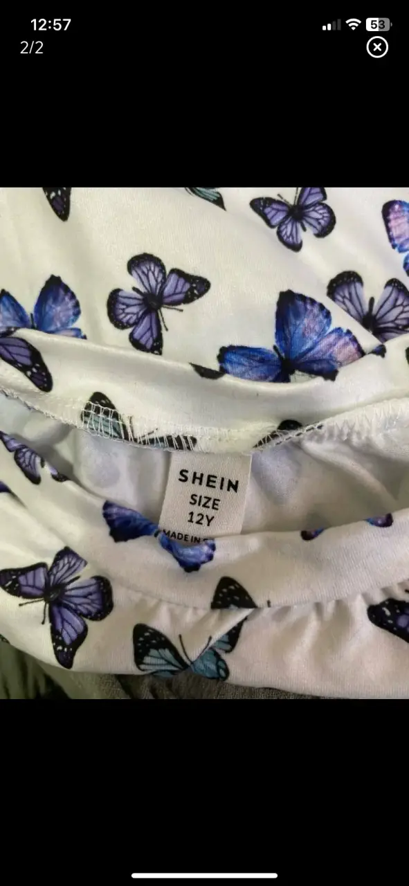 Polera blanca con estampado de mariposas para niña - 2