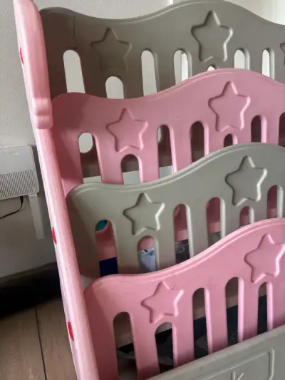 Estante infantil de plástico rosa y gris - miniatura 4