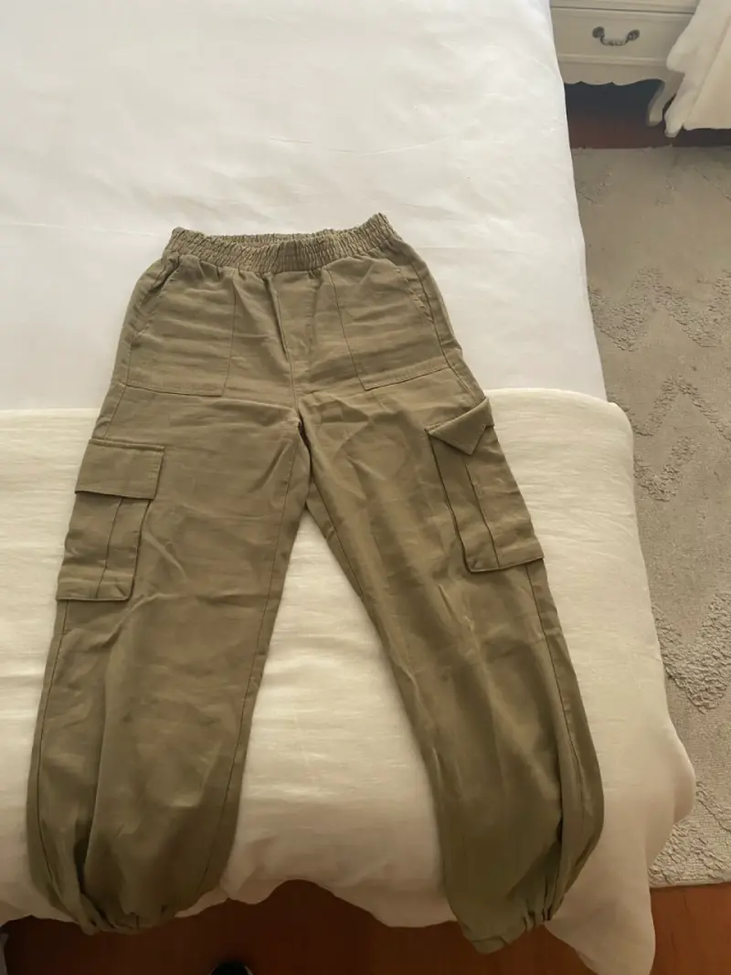 Pantalones cargo verde lino