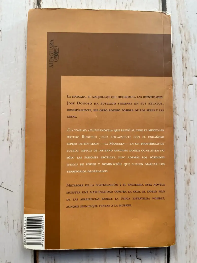 Libro 'El lugar sin límites' de José Donoso - 3