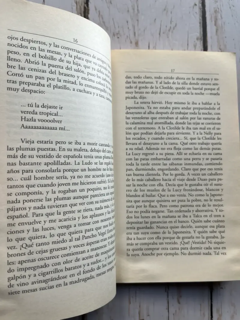 Libro 'El lugar sin límites' de José Donoso - 4